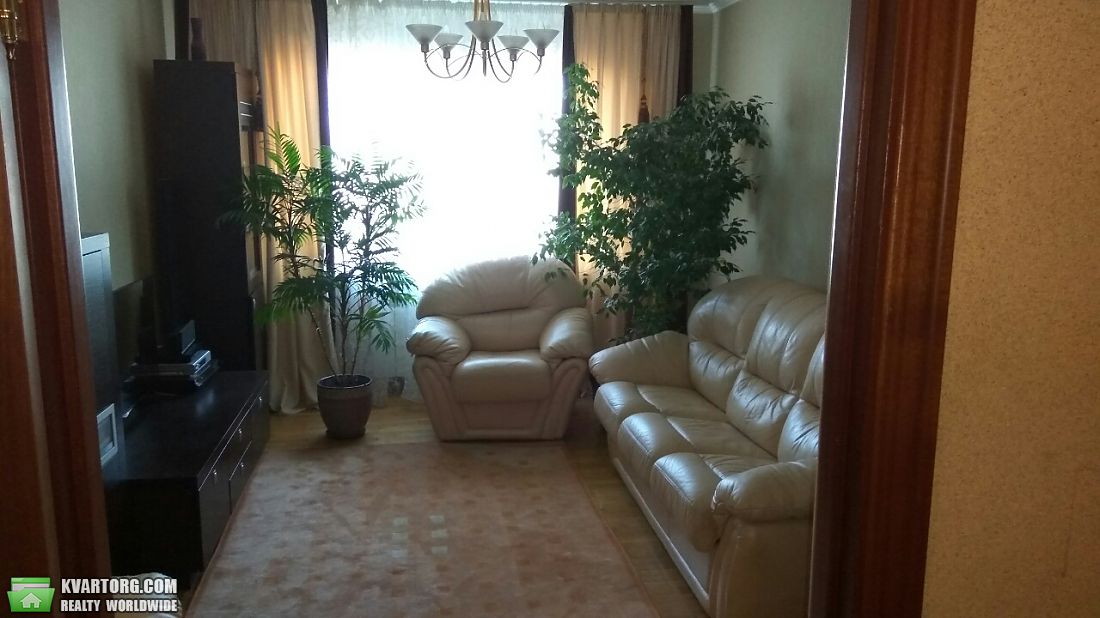 Sell 3-room apartment. Киев,  Героев Днепра — photo 1