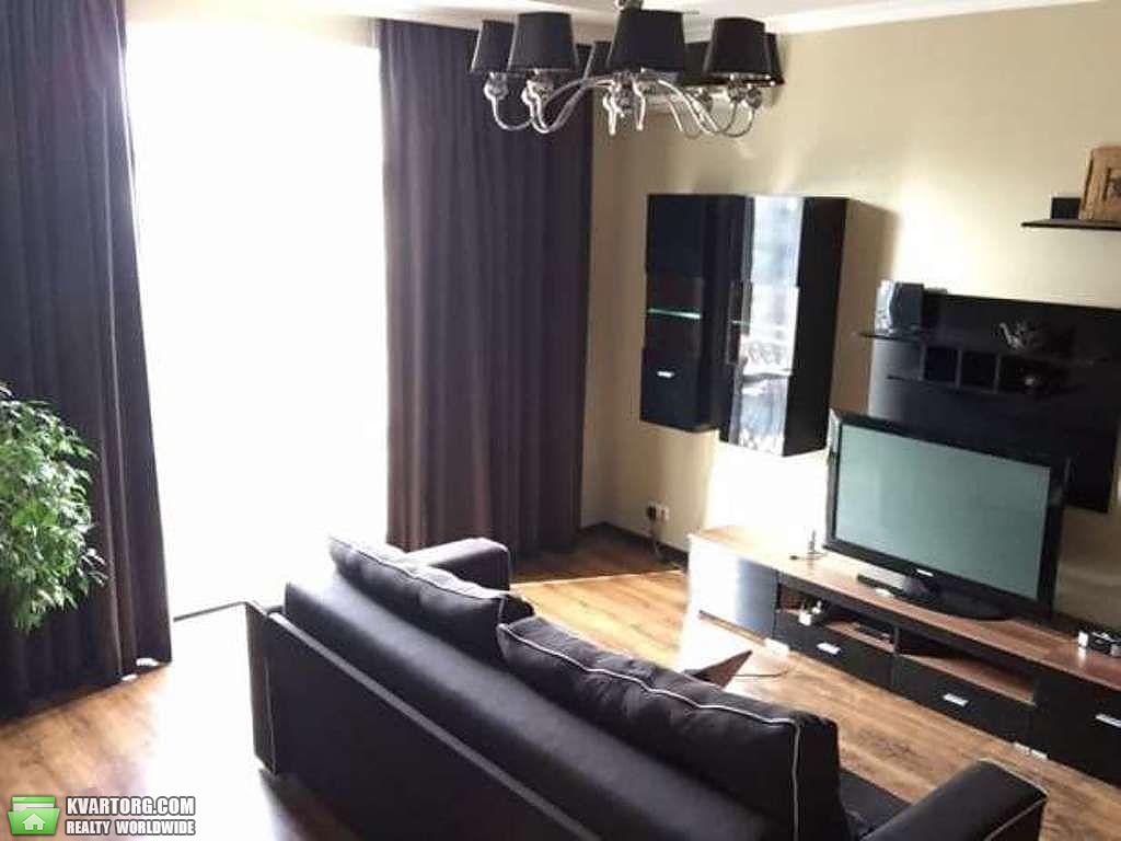 Rent out 2-room apartment. Киев, Деловая — photo 1