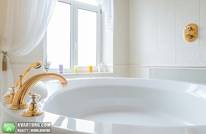 Rent out 3-room apartment. Киев,  Львовская пл — photo 5
