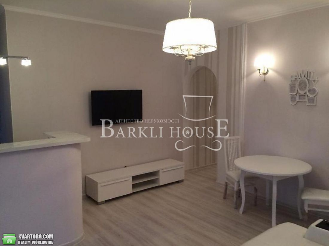 Rent out 2-room apartment. Киев,  Сечевых Стрельцов — photo 3