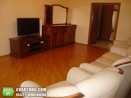 Rent out 3-room apartment. Киев, Героев Сталинграда пр — photo 2