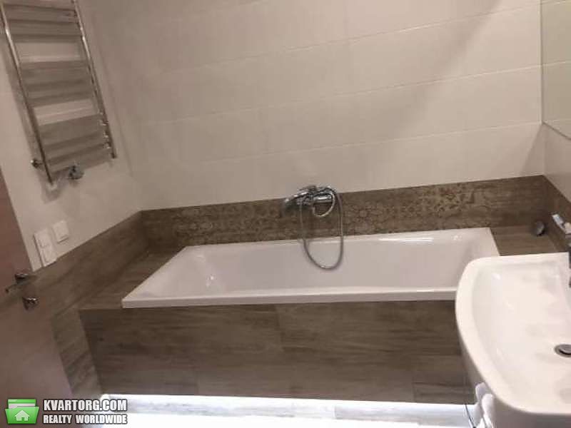 Rent out 3-room apartment. Киев,  Полтавская — photo 6