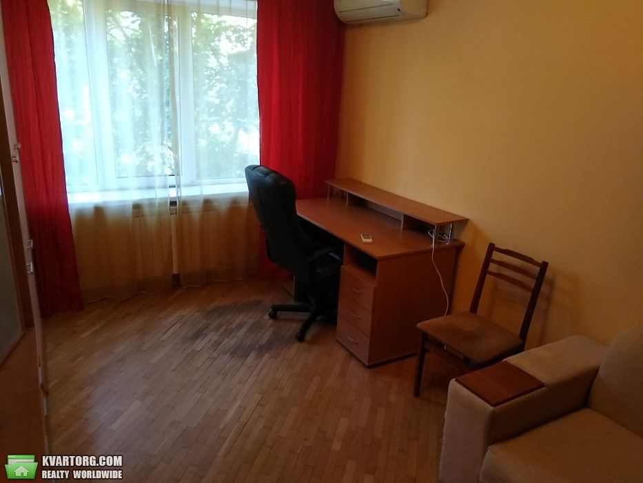 Rent out 1-room apartment. Киев,  Чернобыльская — photo 1
