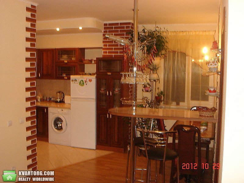 Rent out 2-room apartment. Киев,  Курская — photo 7