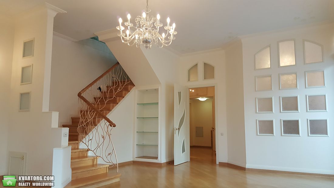 Sell 4-room apartment. Киев,  Музейный пер — photo 1