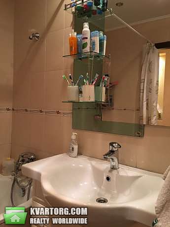 Rent out 2-room apartment. Киев,  Зодчих — photo 4