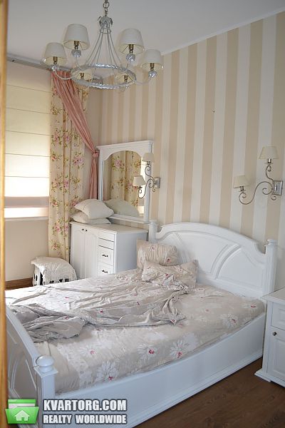 Sell 4-room apartment. Днепропетровск, Октябрьская пл. — photo 8