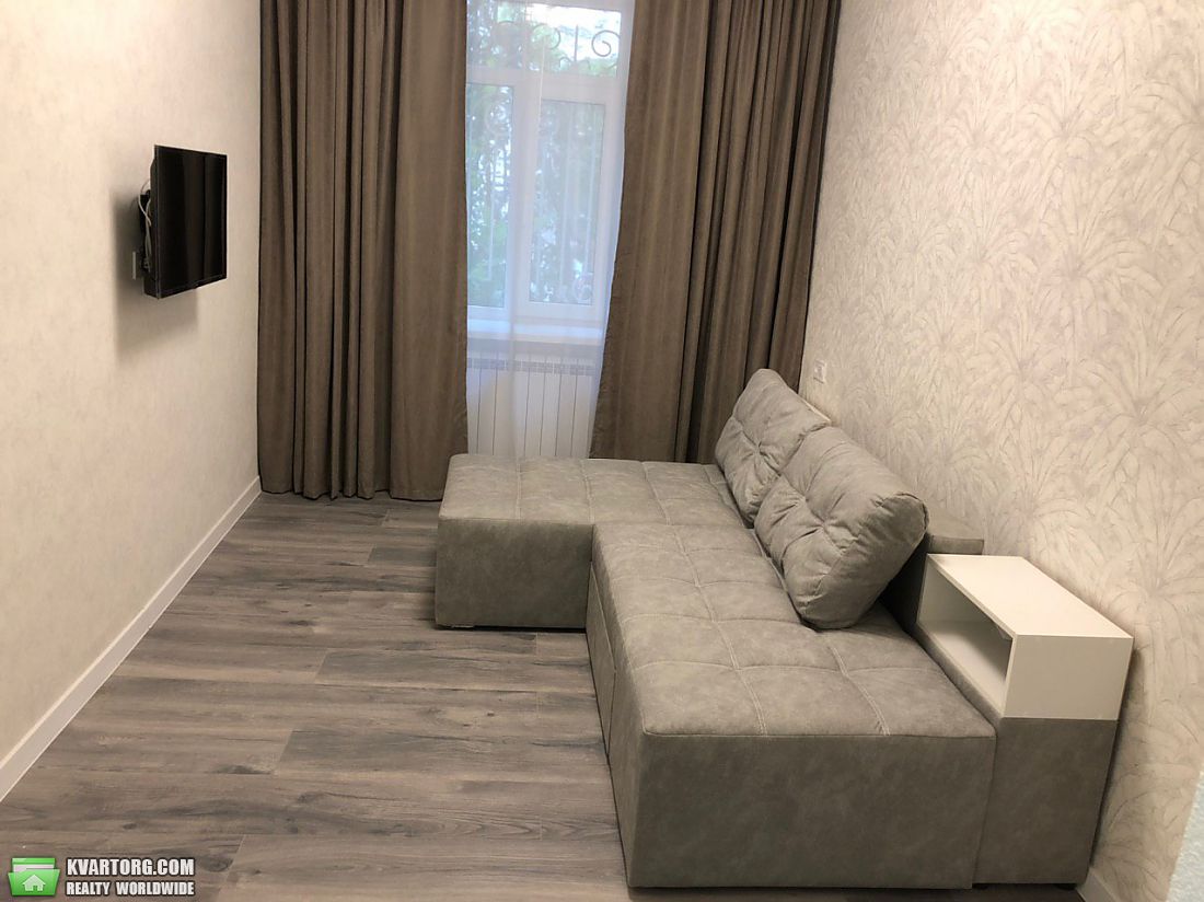 Rent out 3-room apartment. Киев,  Толстого — photo 4