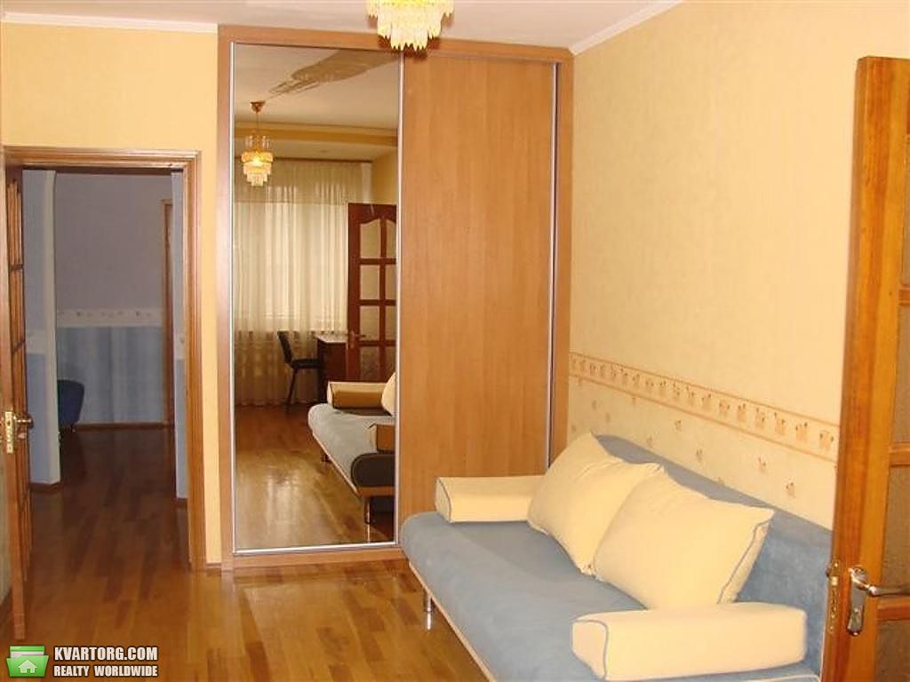 Rent out 3-room apartment. Киев,  Туровская — photo 5
