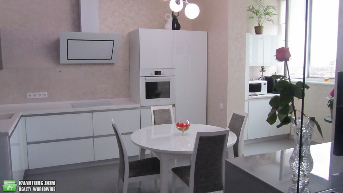Sell 4-room apartment. Одесса, Академика Королева — photo 1