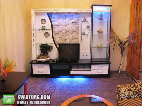 Rent out 2-room apartment. Днепропетровск, проспект Карла Маркса — photo 1