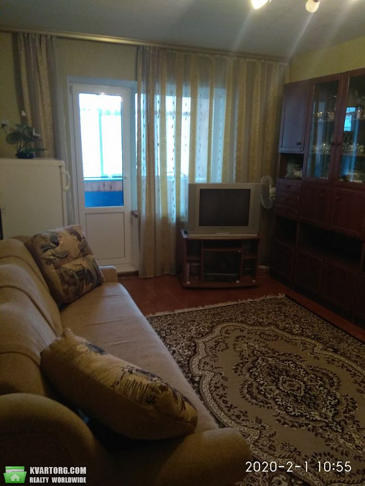Rent out 3-room apartment. Киев,  Срибнокильская — photo 1