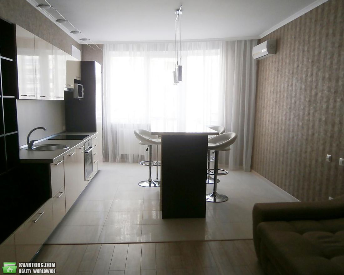 Rent out 2-room apartment. Киев,  Механизаторов — photo 2