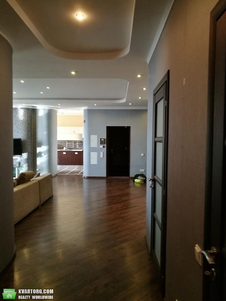 Rent out 3-room apartment. Киев, Коновальца — photo 3