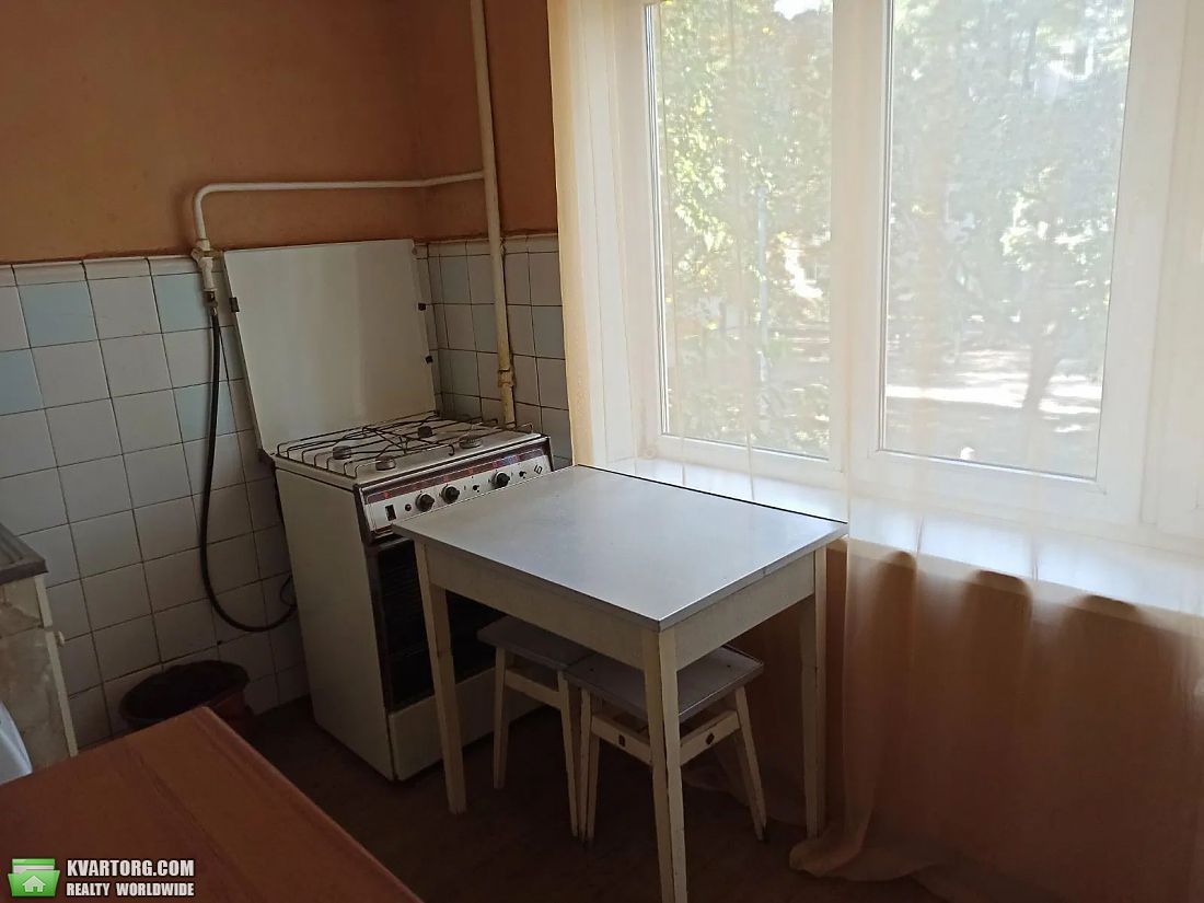 Rent out 2-room apartment. Киев, Курнатовского — photo 3
