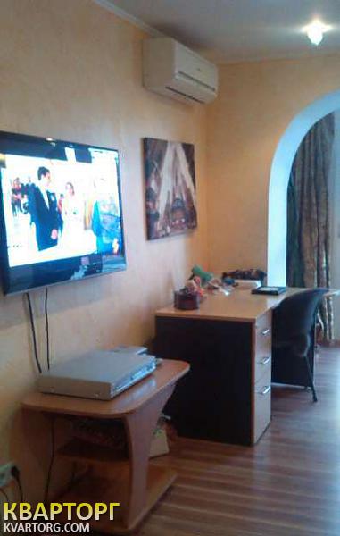 Sell 3-room apartment. Киев, ул. Щорса — photo 1