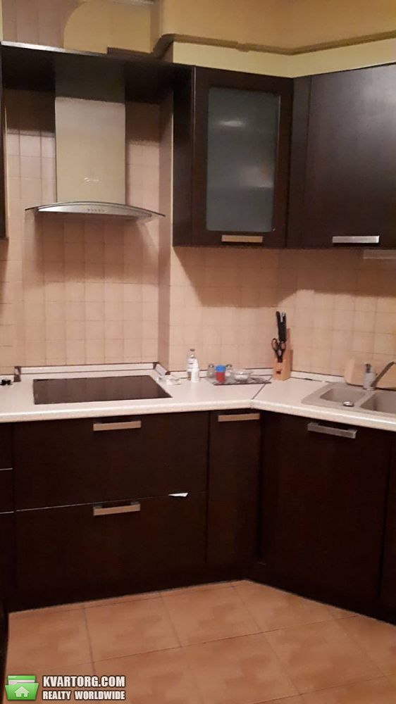 Rent out 2-room apartment. Киев,  Мишуги — photo 1