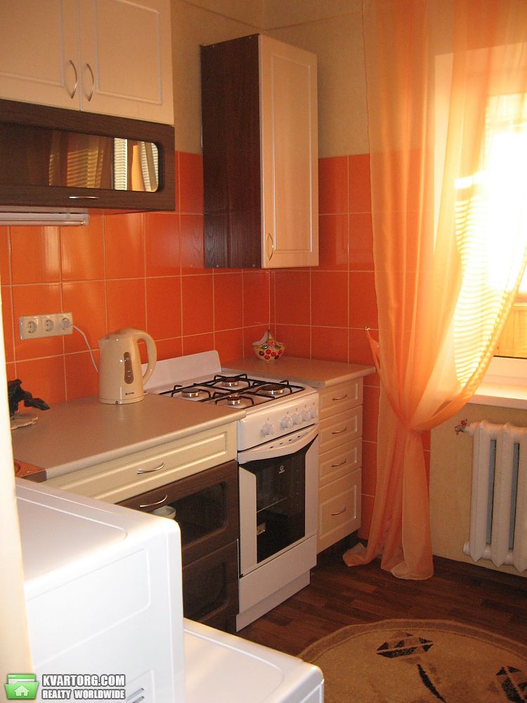 Rent out 2-room apartment. Киев, Преображенская — photo 1