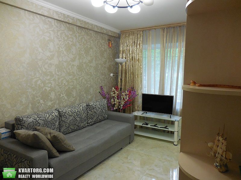 Rent out 2-room apartment. Киев,  Васильковская — photo 8