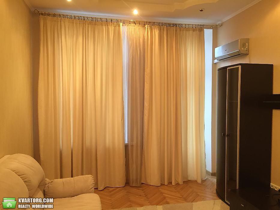 Rent out 2-room apartment. Киев,  Андреевская — photo 3