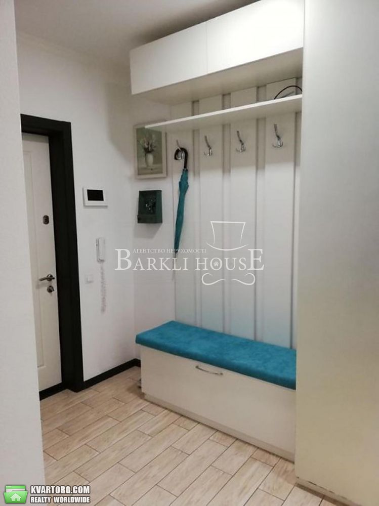 Rent out 3-room apartment. Киев, Регенераторная — photo 8