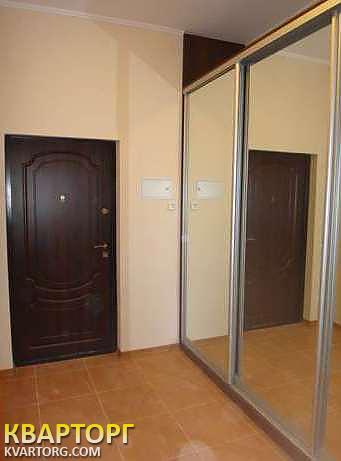 Rent out 1-room apartment. Киев, Жилянская — photo 3