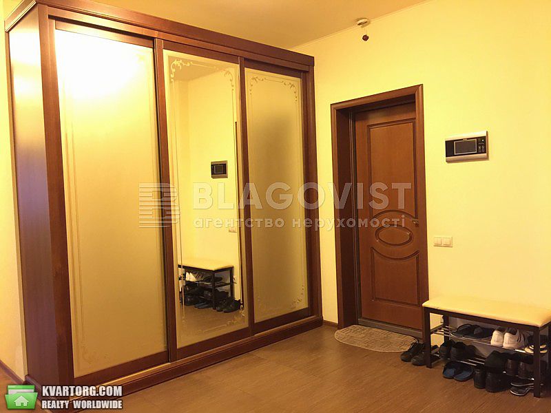 Rent out 4-room apartment. Киев,  Шевченко бул — photo 10