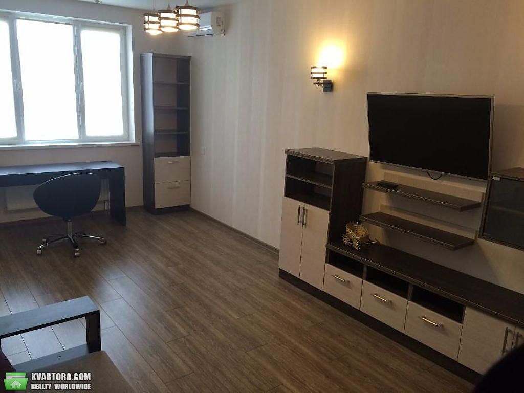 Rent out 2-room apartment. Киев,  Мельникова — photo 2
