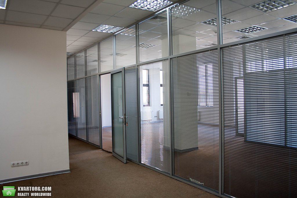Rent out office. Киев, Жилянская — photo 2