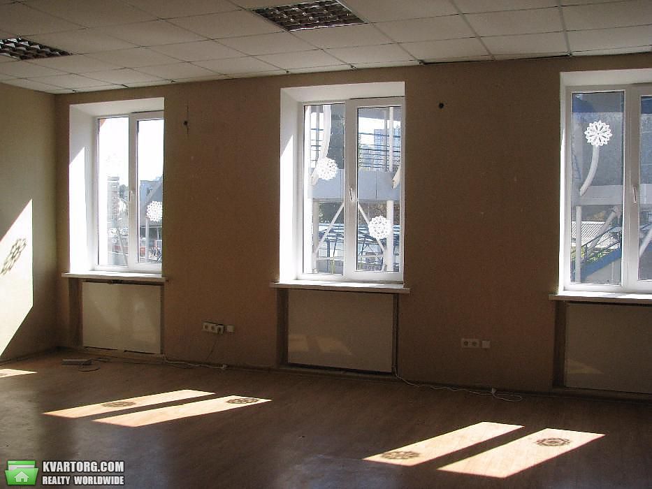 Rent out office. Киев, ул.Жилянская — photo 1