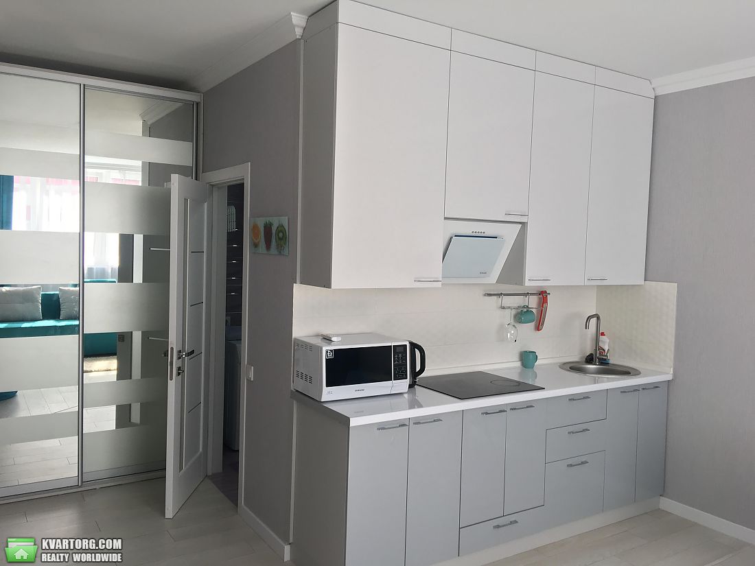 Rent out 1-room apartment. Киев,  Драгоманова — photo 2