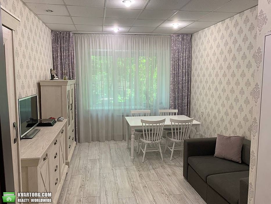 Rent out 3-room apartment. Киев,  Богдана Хмельницкого — photo 3