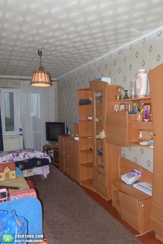 Sell 3-room apartment. Киев,  Приречная — photo 1