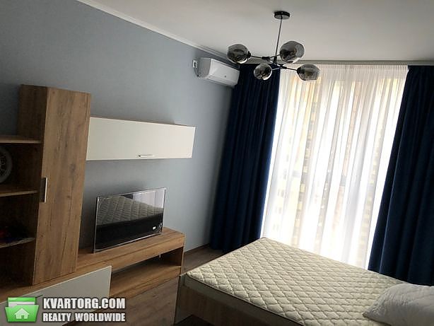 Rent out 1-room apartment. Киев, Семьи Кульженко — photo 3