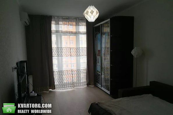 Rent out 1-room apartment. Киев, Семьи Кульженко — photo 8