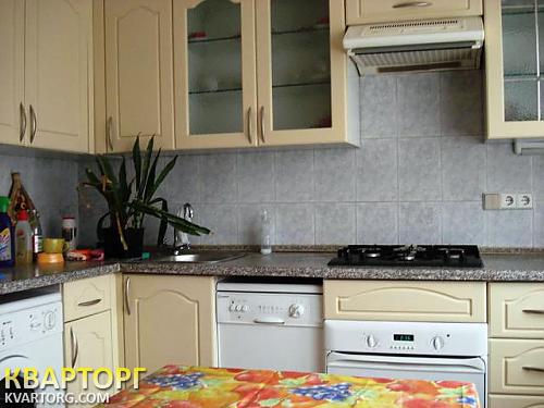 Rent out 4-room apartment. Киев,  Соломенская пл — photo 2