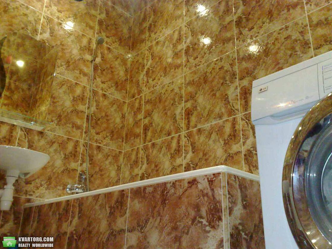 Rent out 2-room apartment. Киев,  Воссоединения пр — photo 4