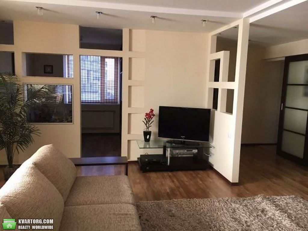 Sell 4-room apartment. Днепропетровск, КарлоМакрса — photo 1