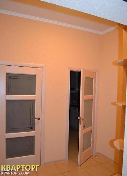 Rent out 1-room apartment. Киев,  Никольско-Слободская — photo 1