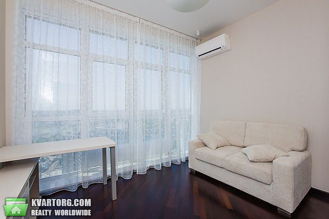 Sell 4-room apartment. Киев,  Драгомирова — photo 2