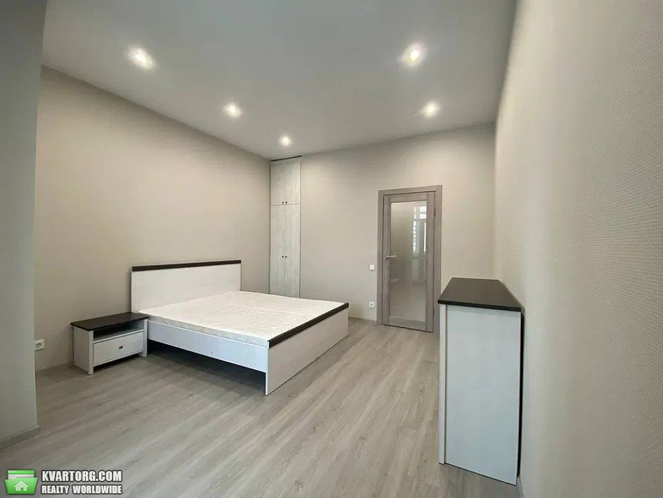 Rent out 1-room apartment. Киев, Коновальца — photo 2