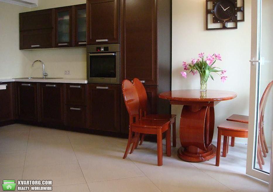 Rent out 3-room apartment. Киев,  Львовская — photo 5
