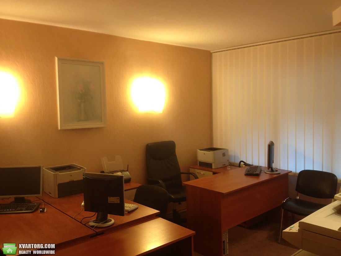 Rent out 2-room apartment. Киев,  Резницкая — photo 1