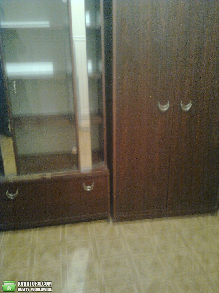 Rent out 1-room apartment. Киев,  Жмеринская — photo 3