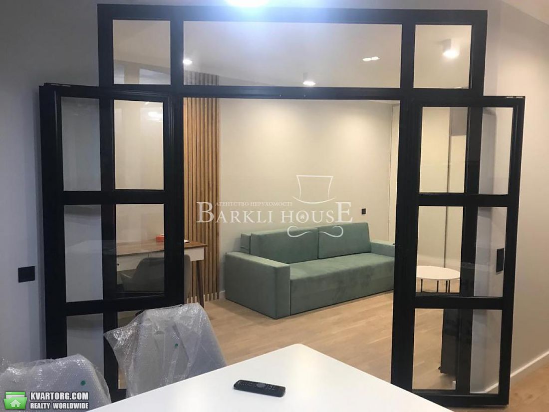 Rent out 2-room apartment. Киев,  Глубочицкая — photo 1