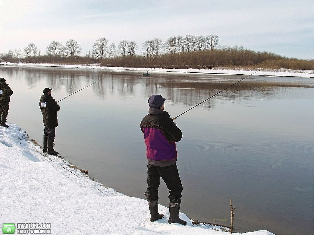 Где зимой ловят рыбу. Зимний спиннинг. Спиннинг для зимней рыбалки. Рыбалка на спиннинг зимой. Спиннинг на зимней реке.