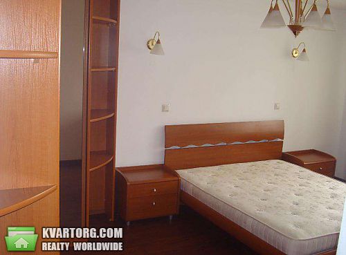 Rent out 2-room apartment. Киев, Панельная — photo 9