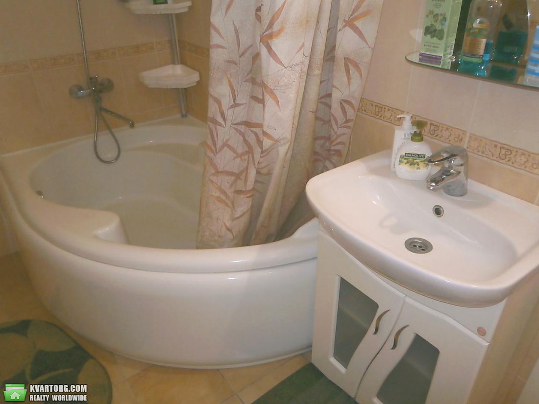 Rent out 2-room apartment. Киев,  Срибнокильская — photo 3