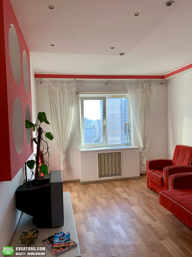 Rent out 2-room apartment. Киев,  Милославская — photo 3
