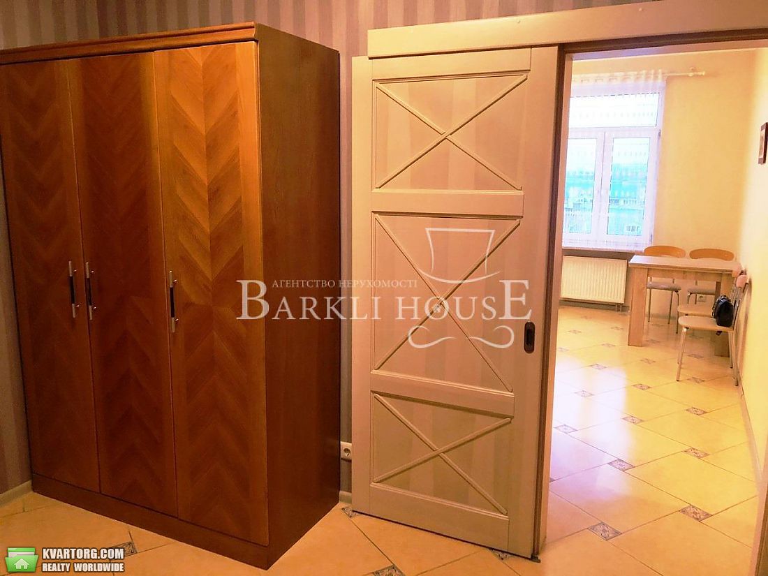 Rent out 2-room apartment. Киев,  Щекавицкая — photo 10
